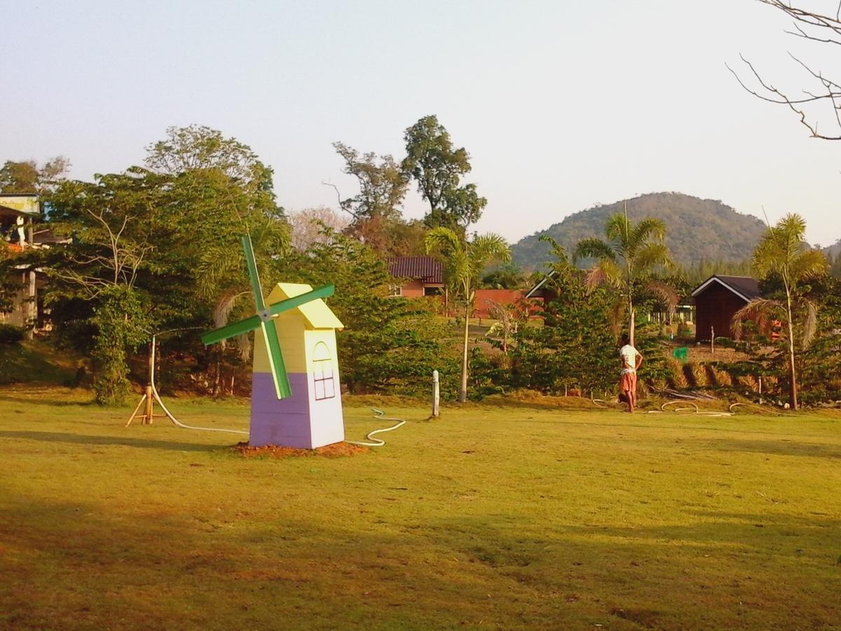 Hotel Kum Nangpaya Kaeng Kachan Exterior foto
