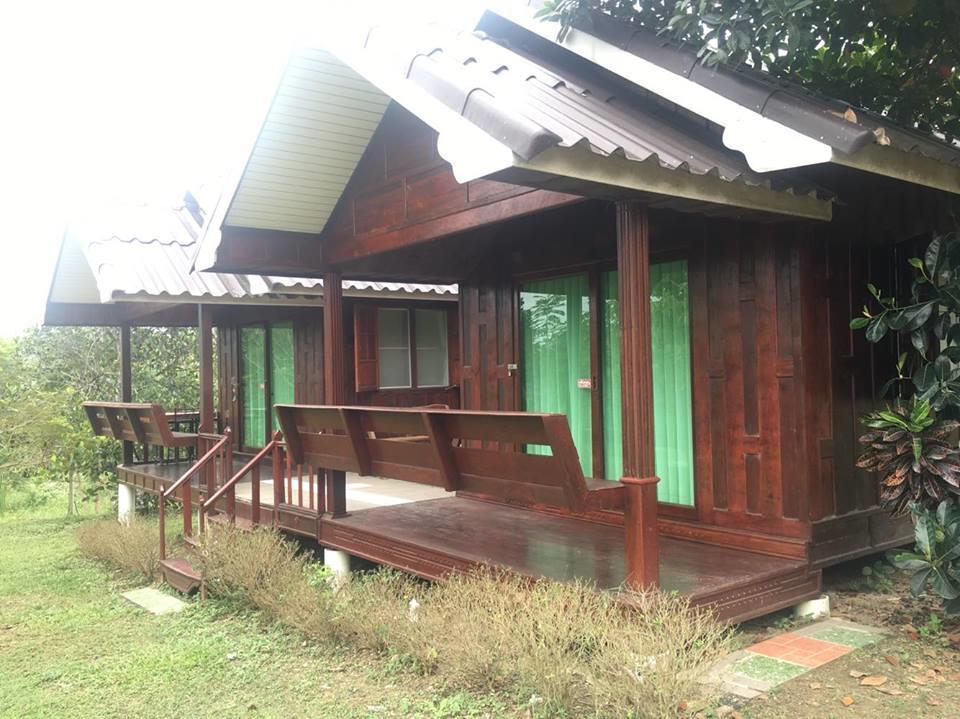 Hotel Kum Nangpaya Kaeng Kachan Exterior foto